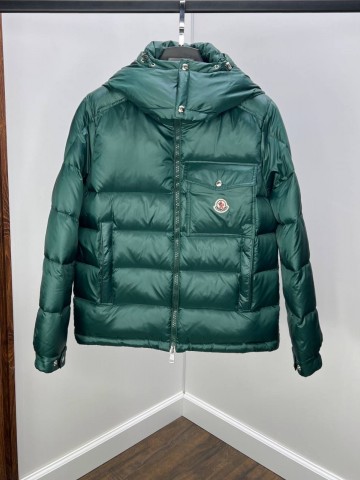 Пуховик Moncler