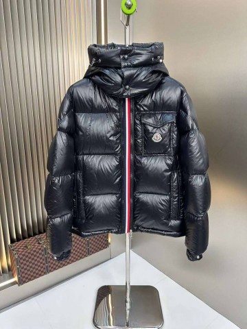 Пуховик Moncler