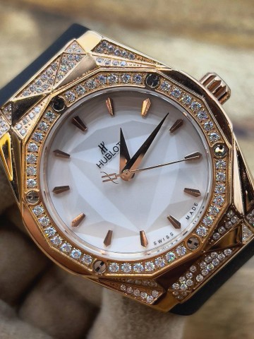 Часы Hublot