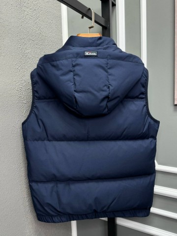 Безрукавка Kiton