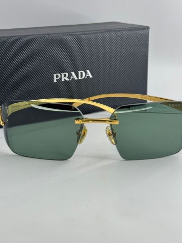 Солнцезащитные очки Prada