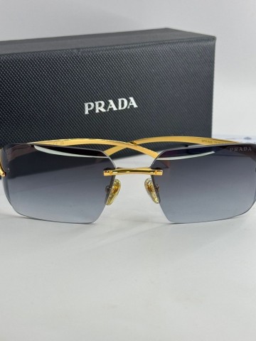 Солнцезащитные очки Prada