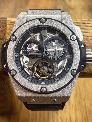 Часы Hublot