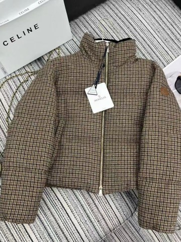 Пуховик Moncler