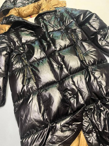 Пуховик Moncler