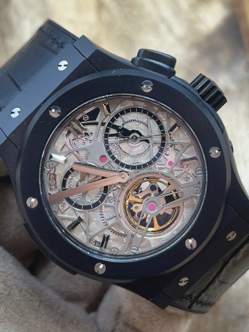 Часы Hublot