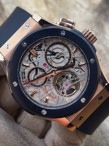 Часы Hublot