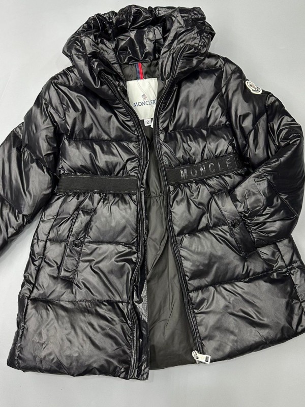 Пуховик Moncler