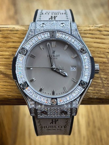 Часы Hublot