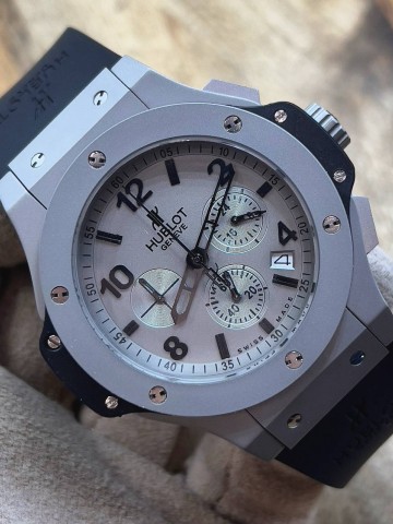 Часы Hublot