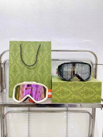 Горнолыжные очки Gucci