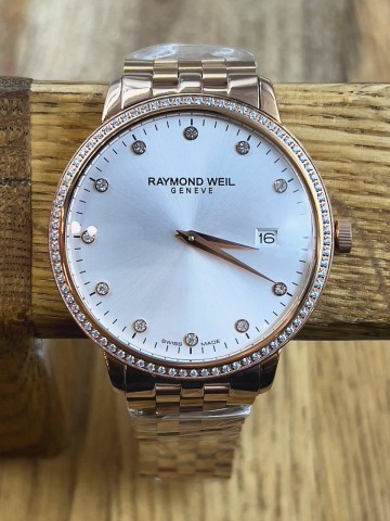 Часы Raymond Weil