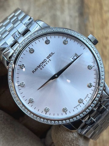Часы Raymond Weil
