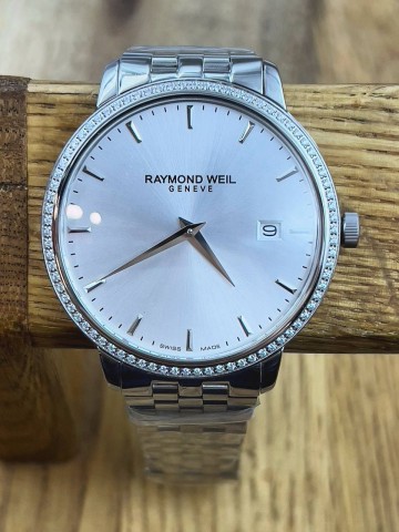 Часы Raymond Weil