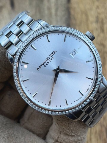 Часы Raymond Weil