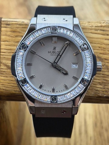 Часы Hublot