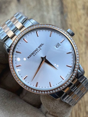 Часы Raymond Weil