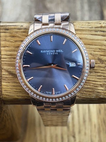 Часы Raymond Weil
