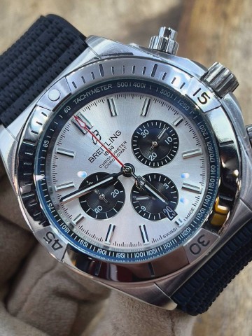Часы Breitling