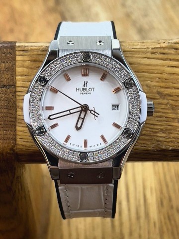 Часы Hublot