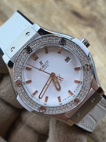 Часы Hublot
