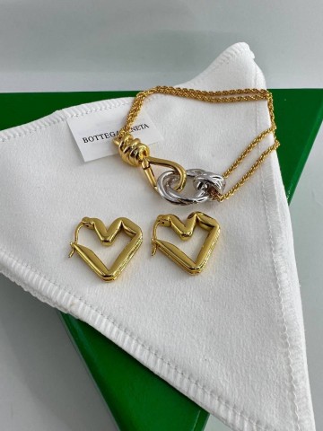 Серьги Bottega Veneta