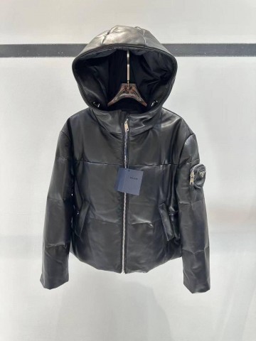 Пуховик Prada