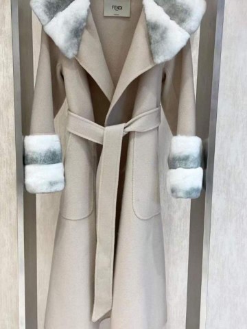 Пальто Fendi
