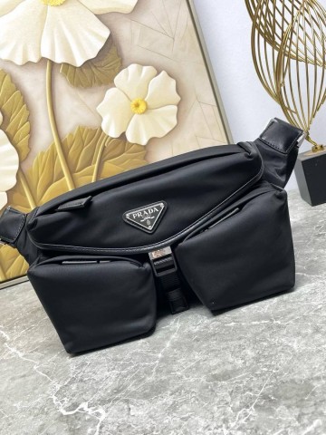 Поясная сумка Prada