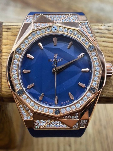 Часы Hublot