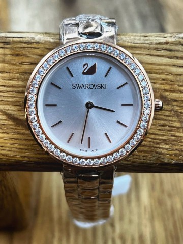 Часы Swarovski