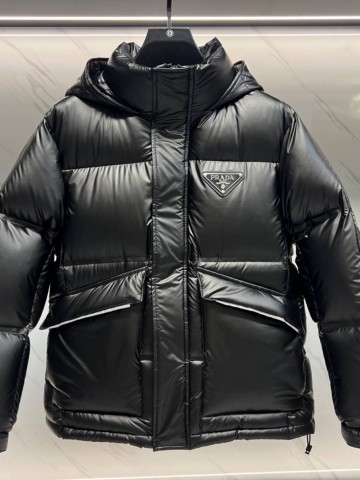 Пуховик Prada