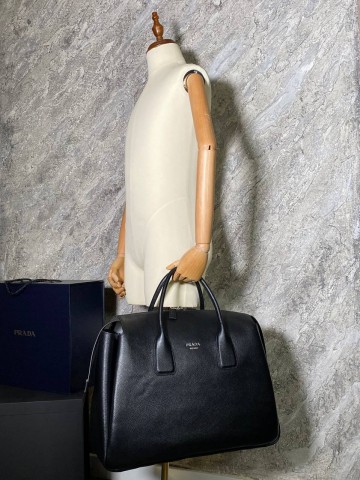 Дорожная сумка Prada