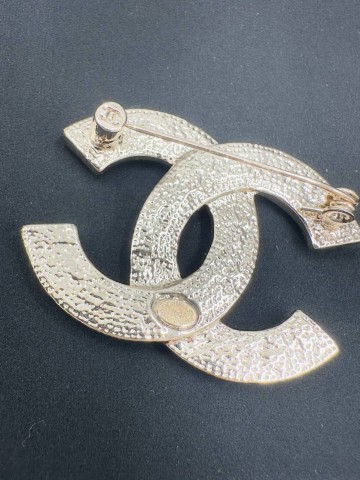 Брошь CHANEL