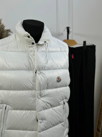 Безрукавка Moncler