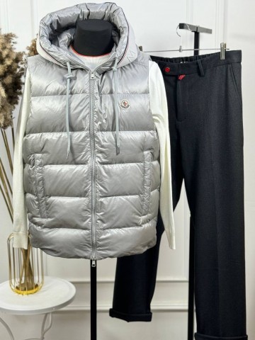Безрукавка Moncler