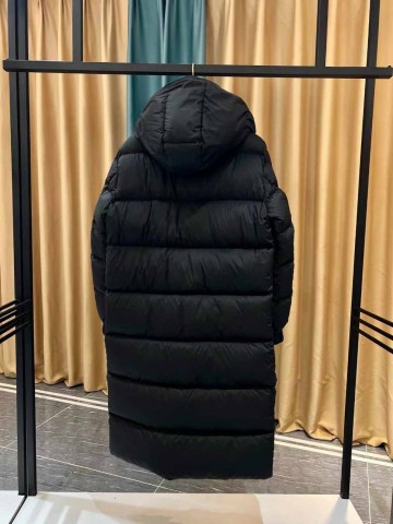Пуховик Moncler