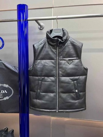 Безрукавка Prada