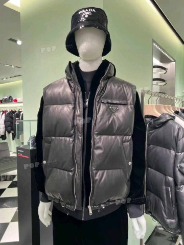 Безрукавка Prada