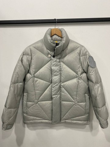 Пуховик Moncler