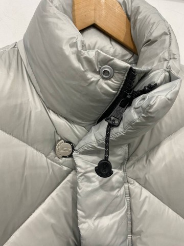 Пуховик Moncler