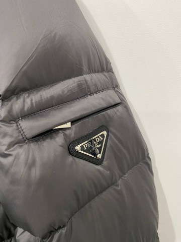 Пуховик Prada