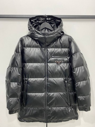 Пуховик Prada