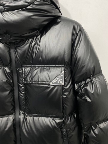 Пуховик Prada