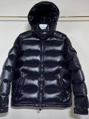 Пуховик Moncler