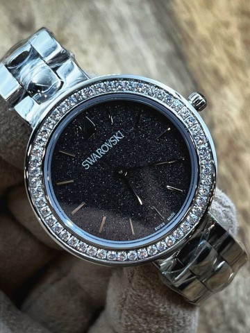 Часы Swarovski