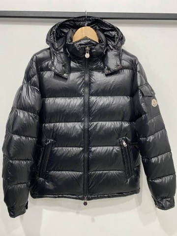 Пуховик Moncler