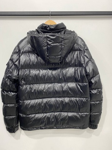 Пуховик Moncler