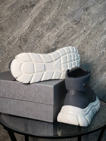 Кроссовки Prada