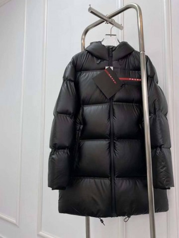 Пуховик Prada